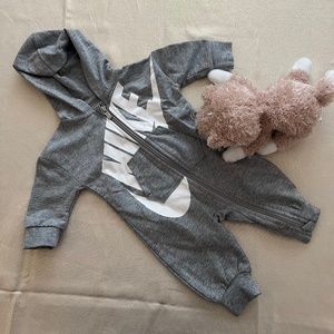 Baby clothing